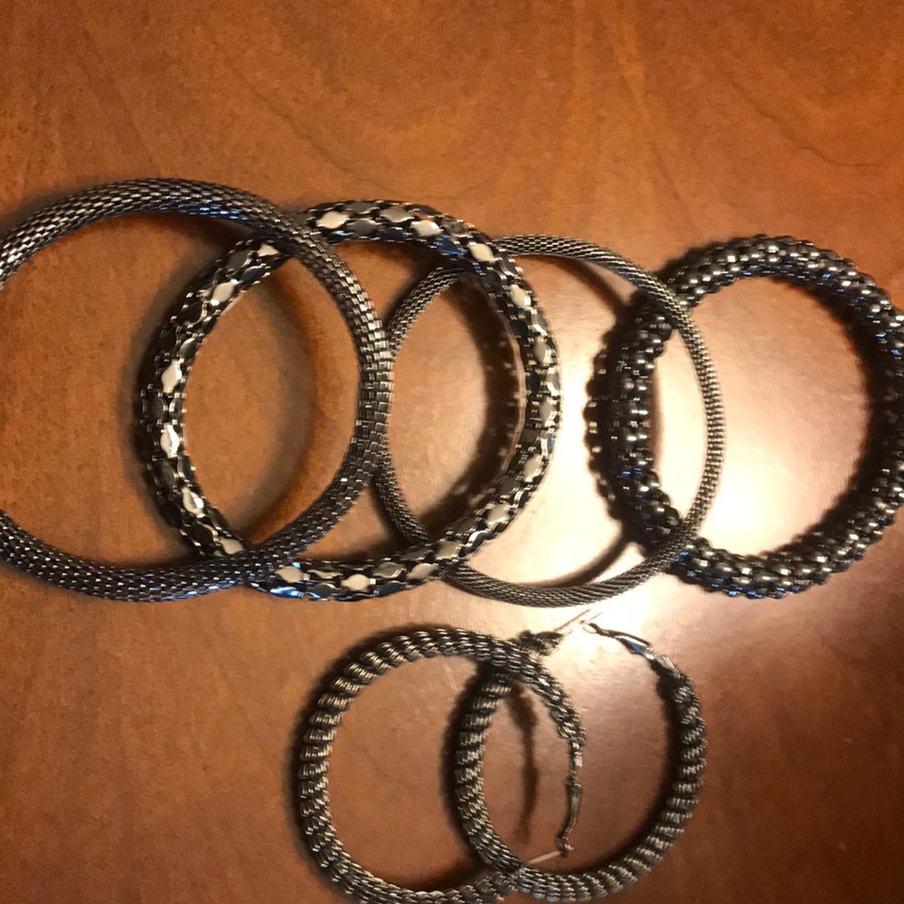 Jewelry - Picture 2 of 2